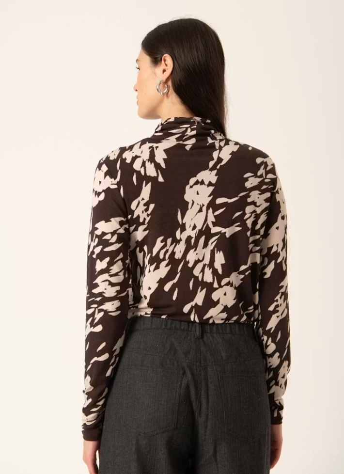 Hanadi Rollneck - Chocolate Torte
