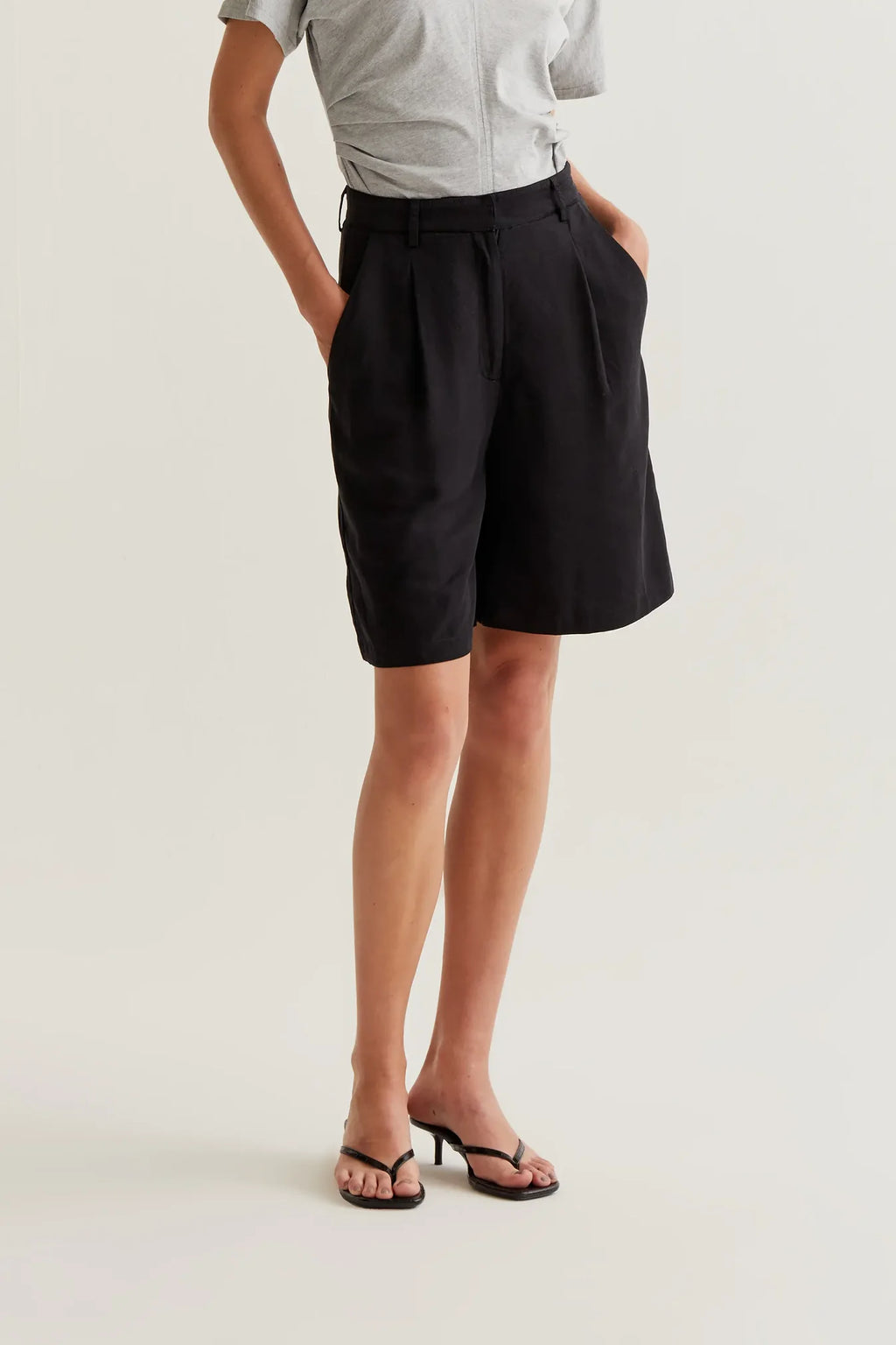 Cove high-waisted shorts - Black